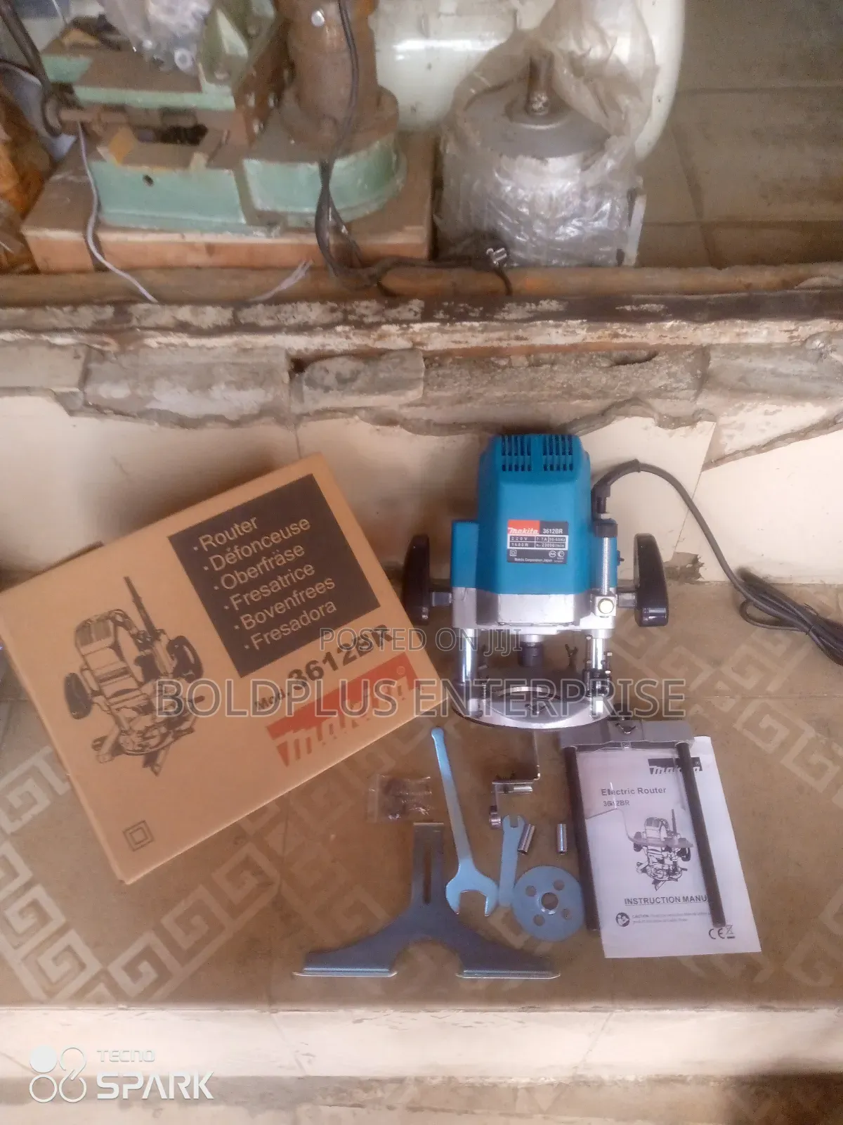 12 Inches Makita Router Machine