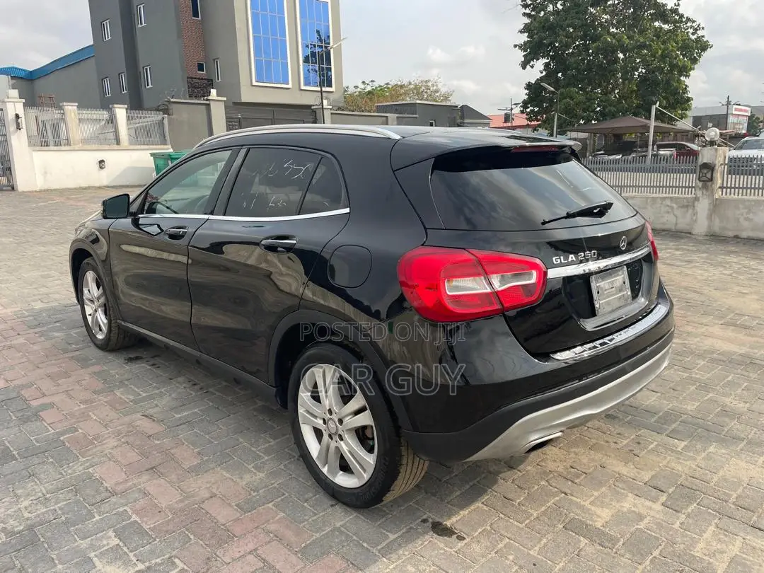 Mercedes-Benz GLA 250 2017 Black