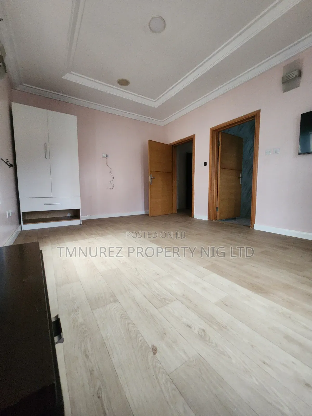 Studio Apartment in Chevron for rent