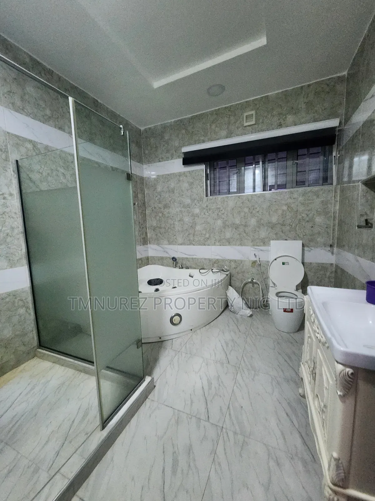 Studio Apartment in Chevron for rent