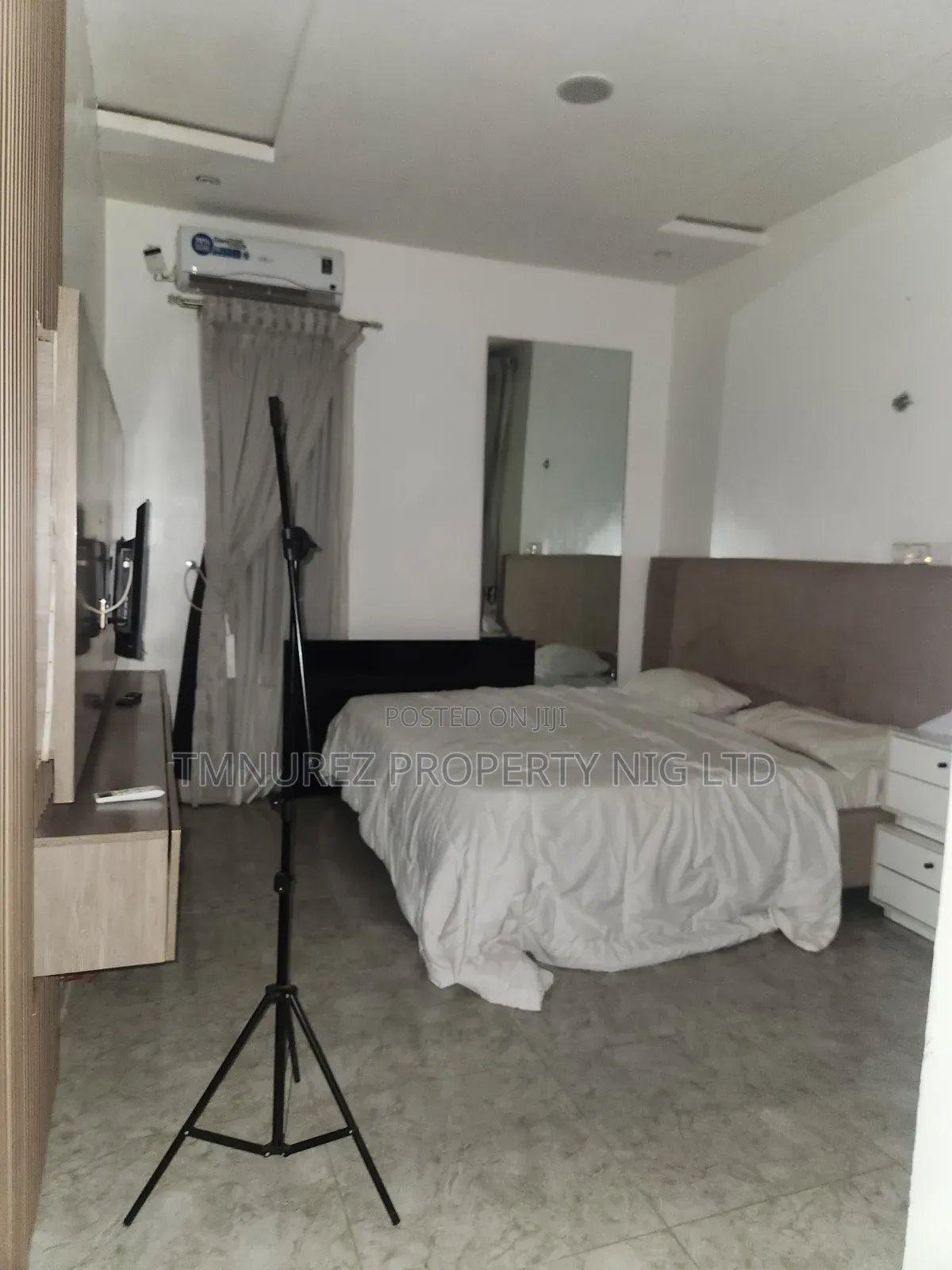Furnished Studio Apartment in Chevron for rent