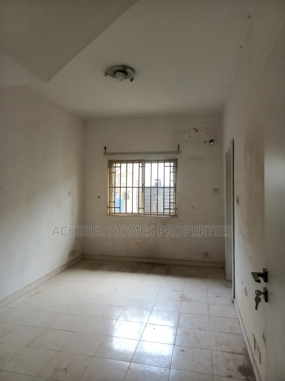 4 Bedroom Duplex With 2 Rooms Bq in Lekki Phase 1
