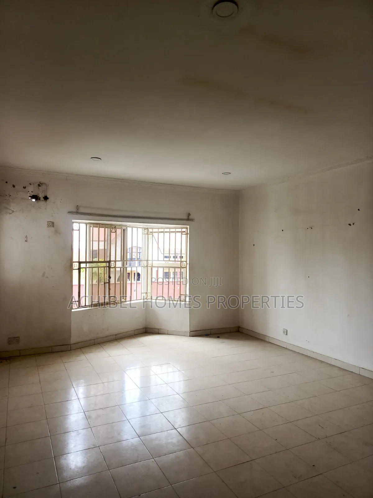 4 Bedroom Duplex With 2 Rooms Bq in Lekki Phase 1