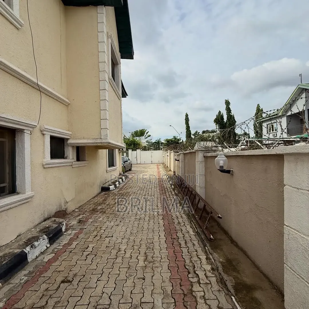 4bdrm Duplex in Dawaki for sale