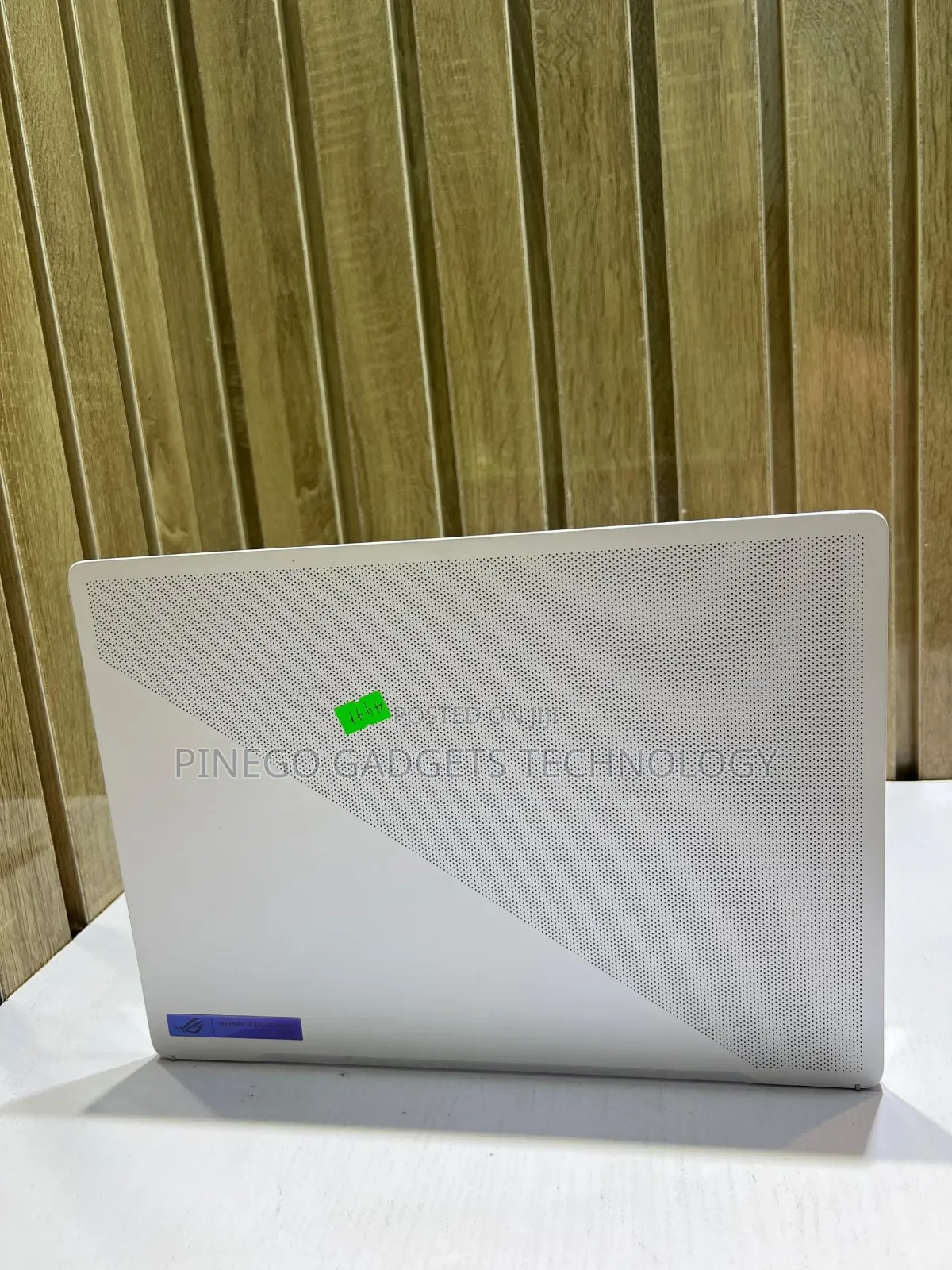 Laptop Asus ROG Zephyrus G14 16GB AMD Ryzen 9 SSD 1T