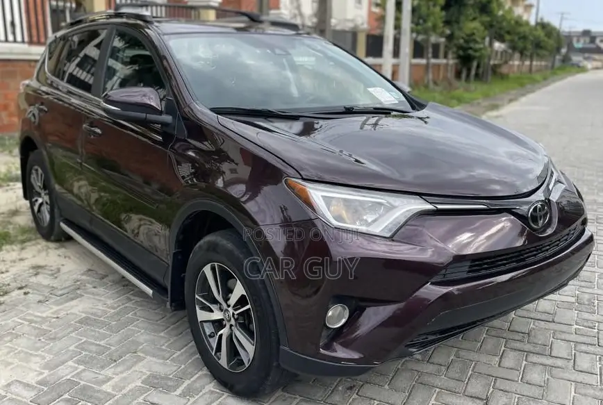 Toyota RAV4 XLE 4dr SUV AWD (2.5L 4cyl 6A) 2018 Burgundy