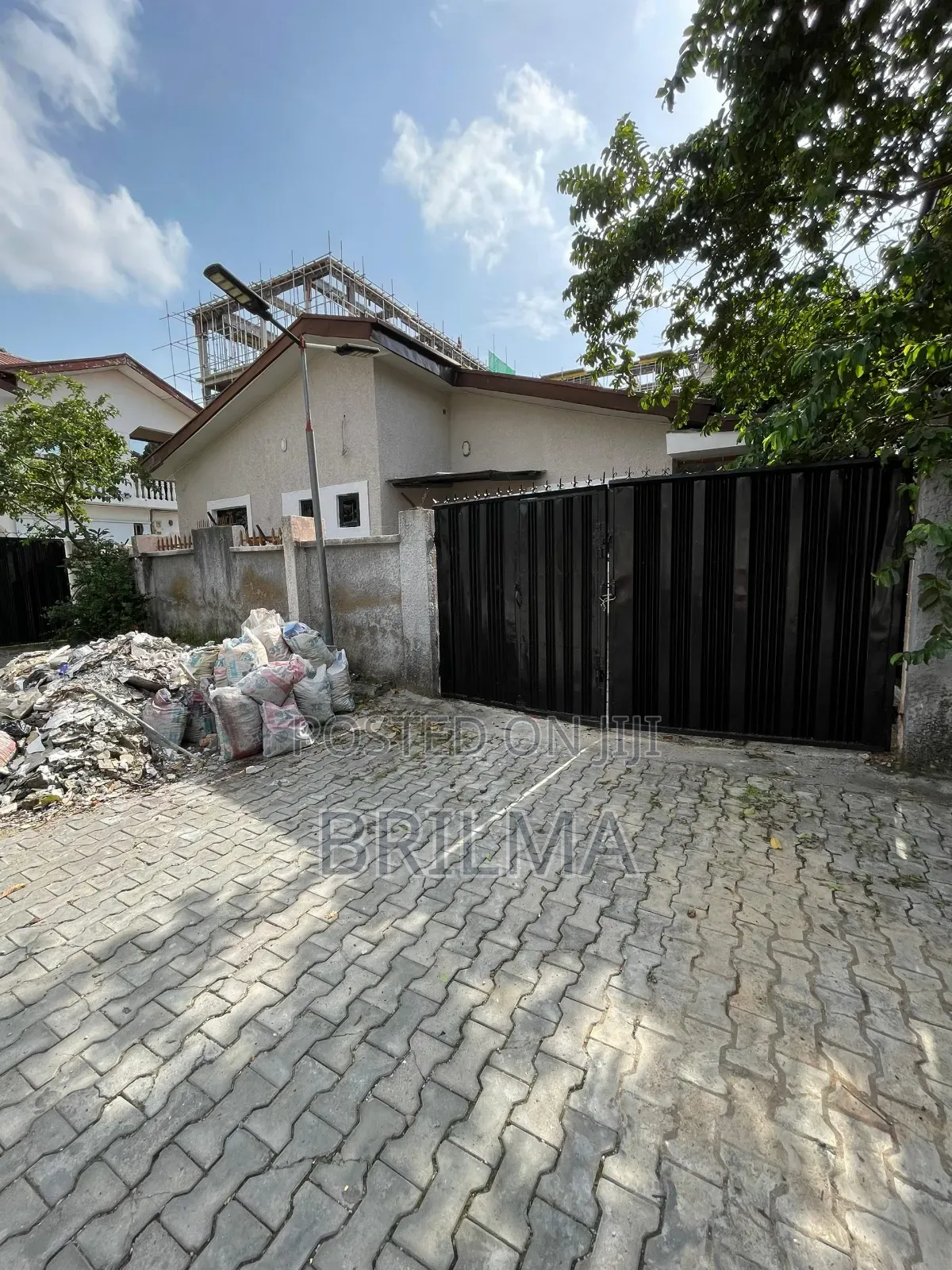 3bdrm Bungalow in Wuse 2 for rent