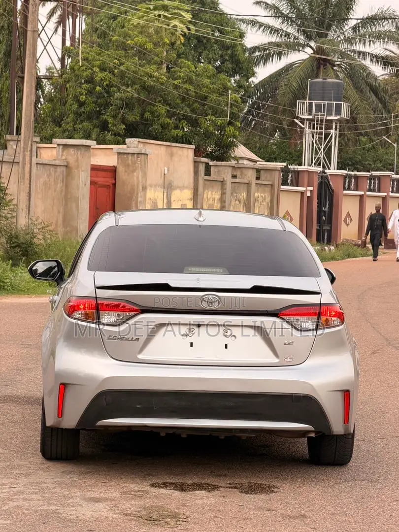 Toyota Corolla 2021 Silver