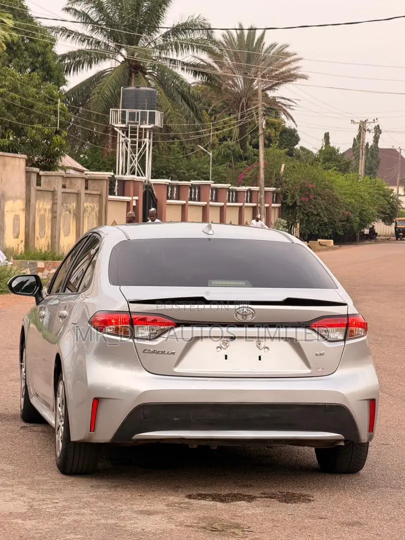 Toyota Corolla 2021 Silver
