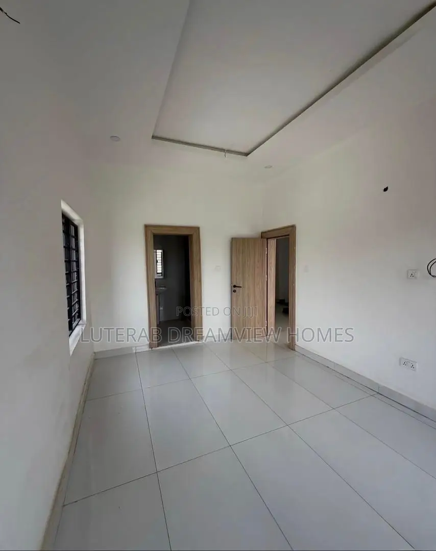 5bdrm Duplex in Gwarinpa, Life Camp for sale