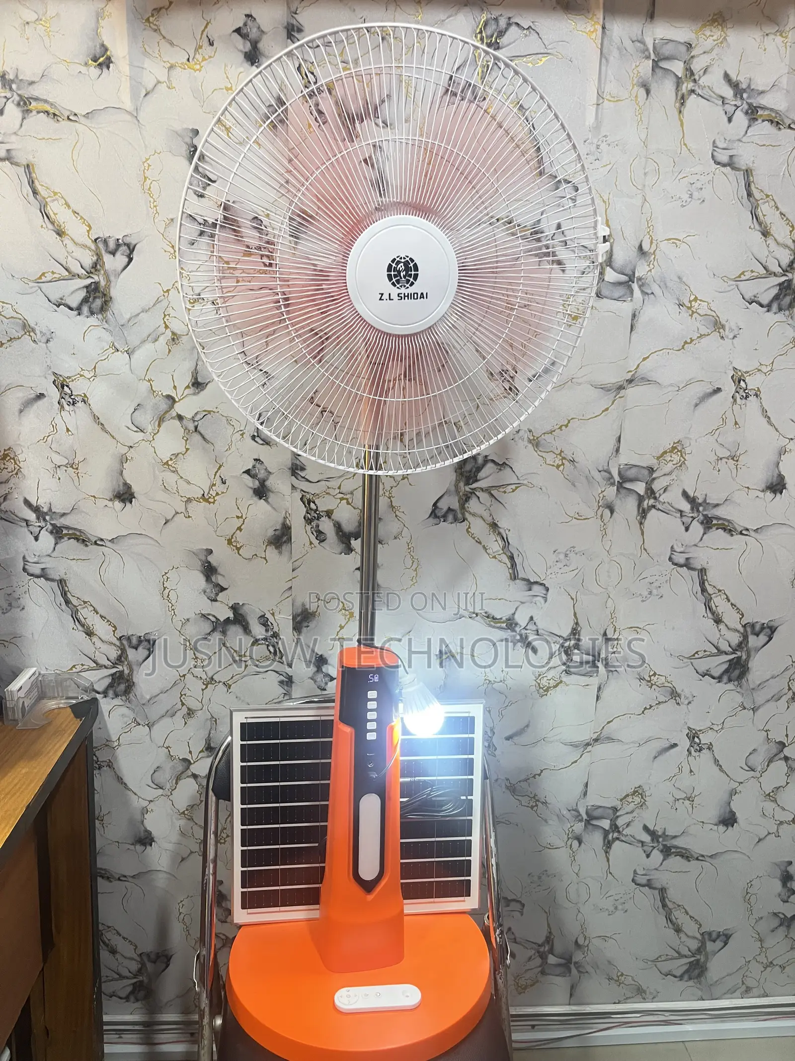 18” Solar Rechargeable Fan With 20w Solar Panel Led Bulbs