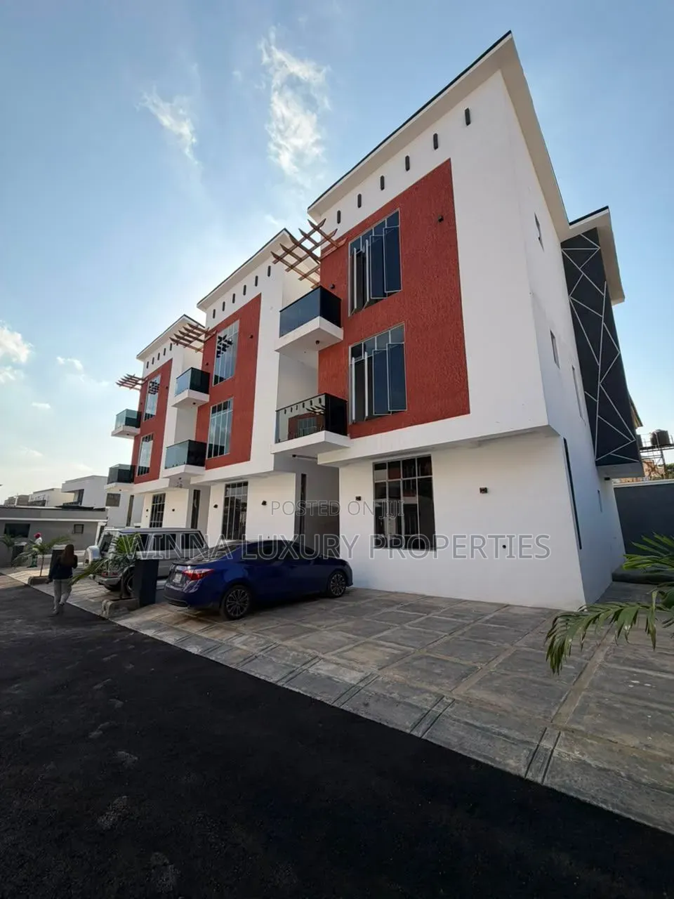 4bdrm Townhouse/Terrace in Utako for sale