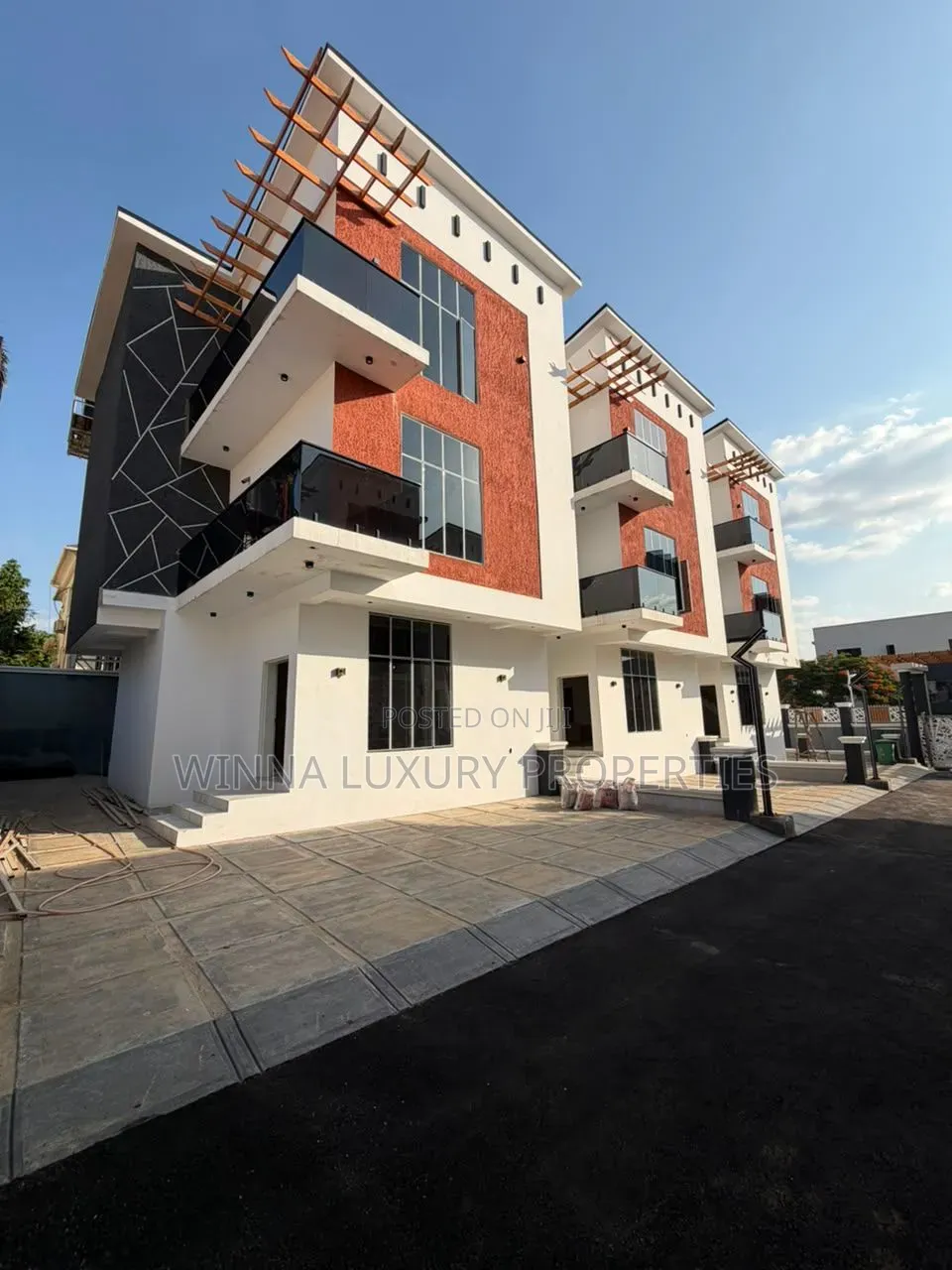 4bdrm Townhouse/Terrace in Utako for sale
