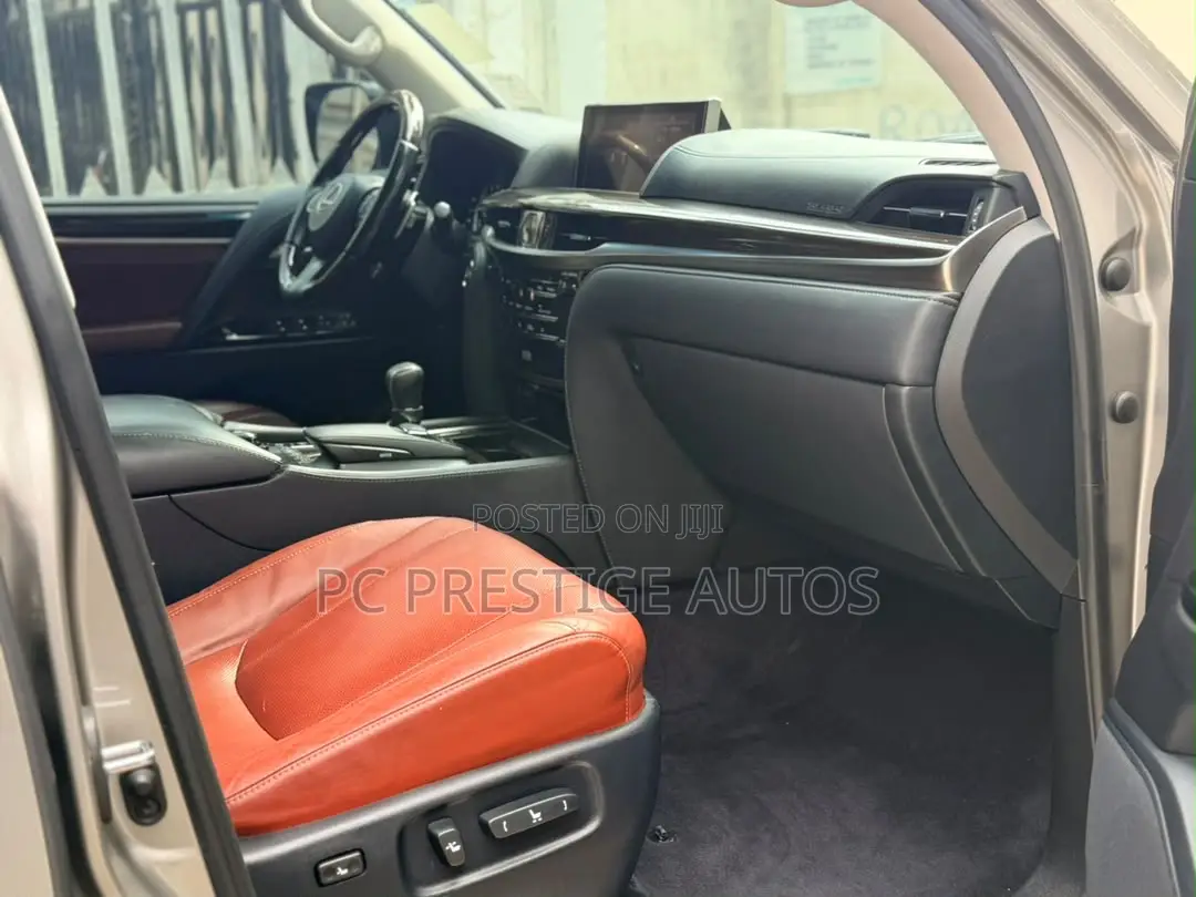 Lexus LX 570 AWD 2017 Gray