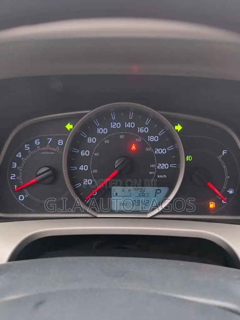 Toyota RAV4 XLE 4dr SUV AWD (2.5L 4cyl 6A) 2014 Silver