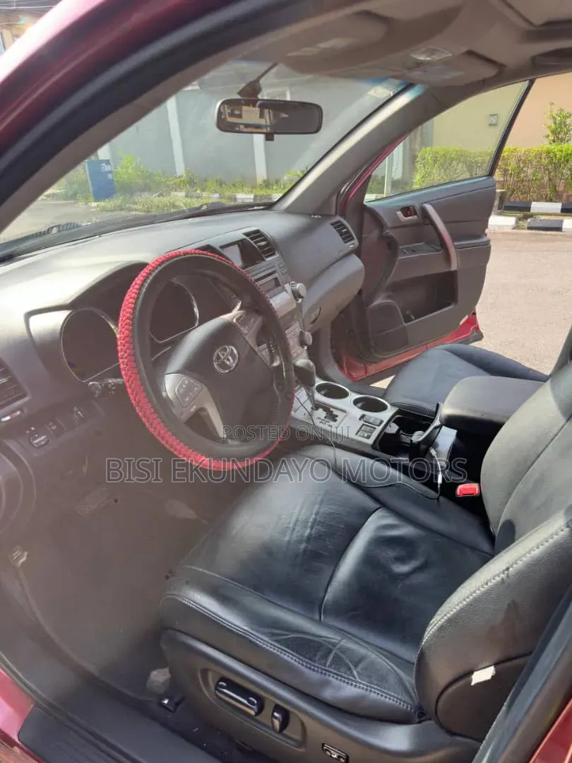 Toyota Highlander 2011 Red