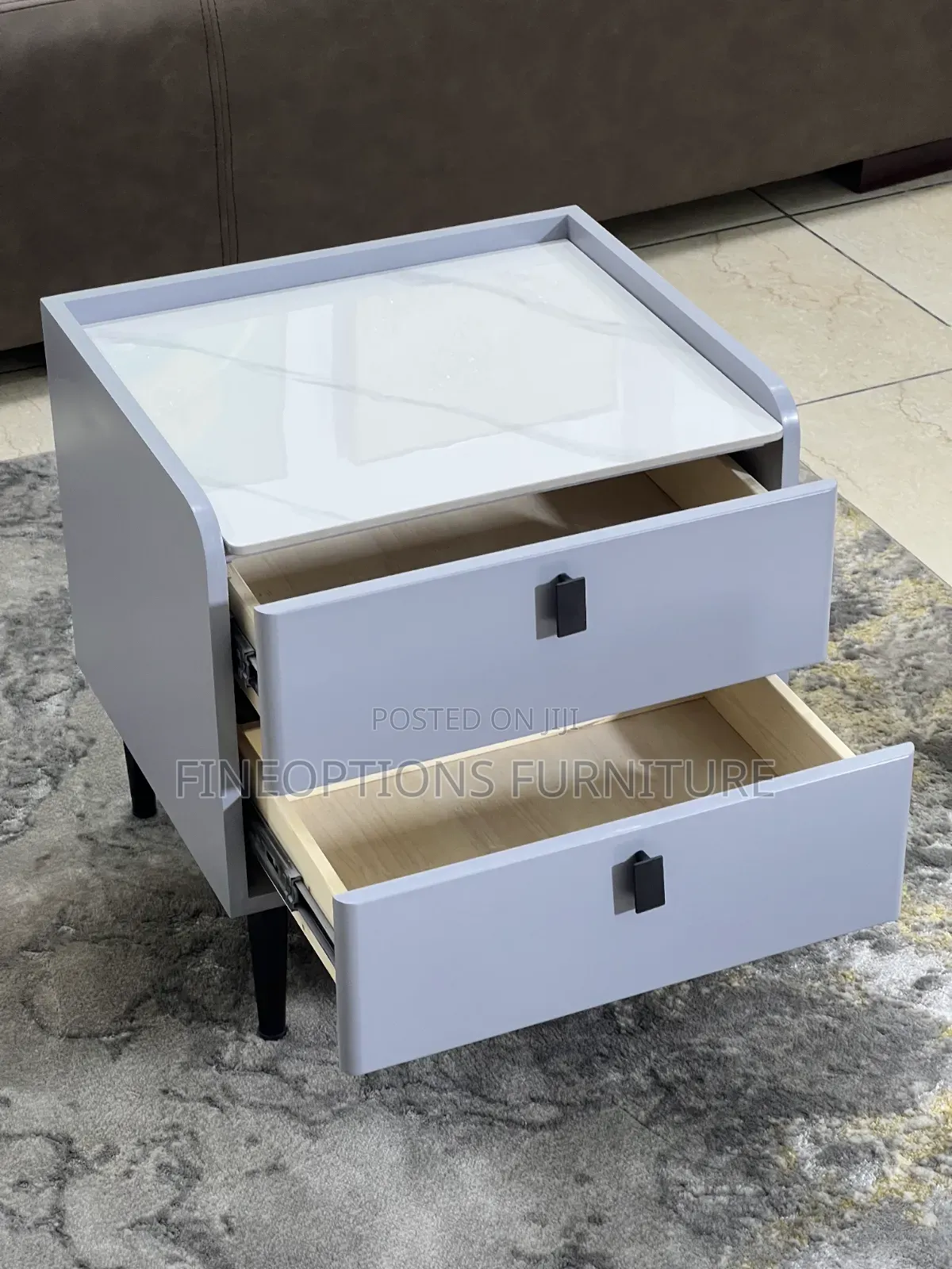 Nova Curve Stool