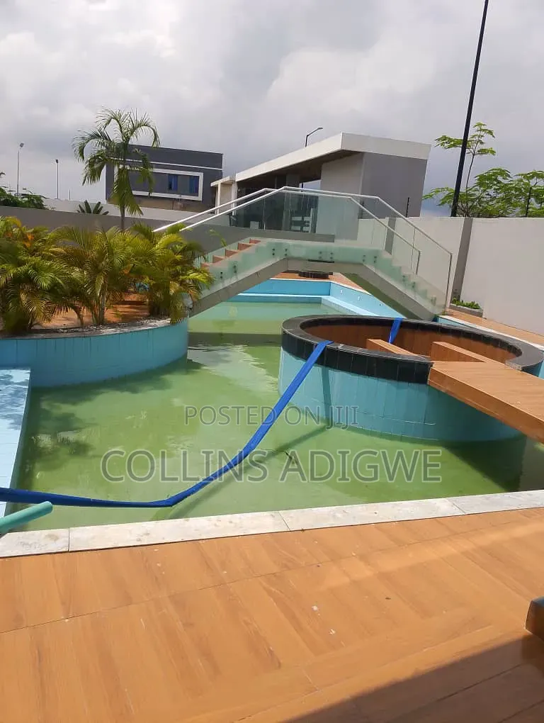 4bdrm Duplex in Service Estate for sale