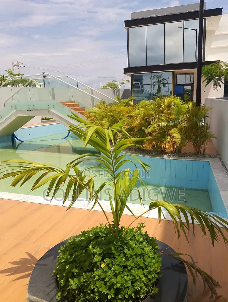 4bdrm Duplex in Service Estate for sale