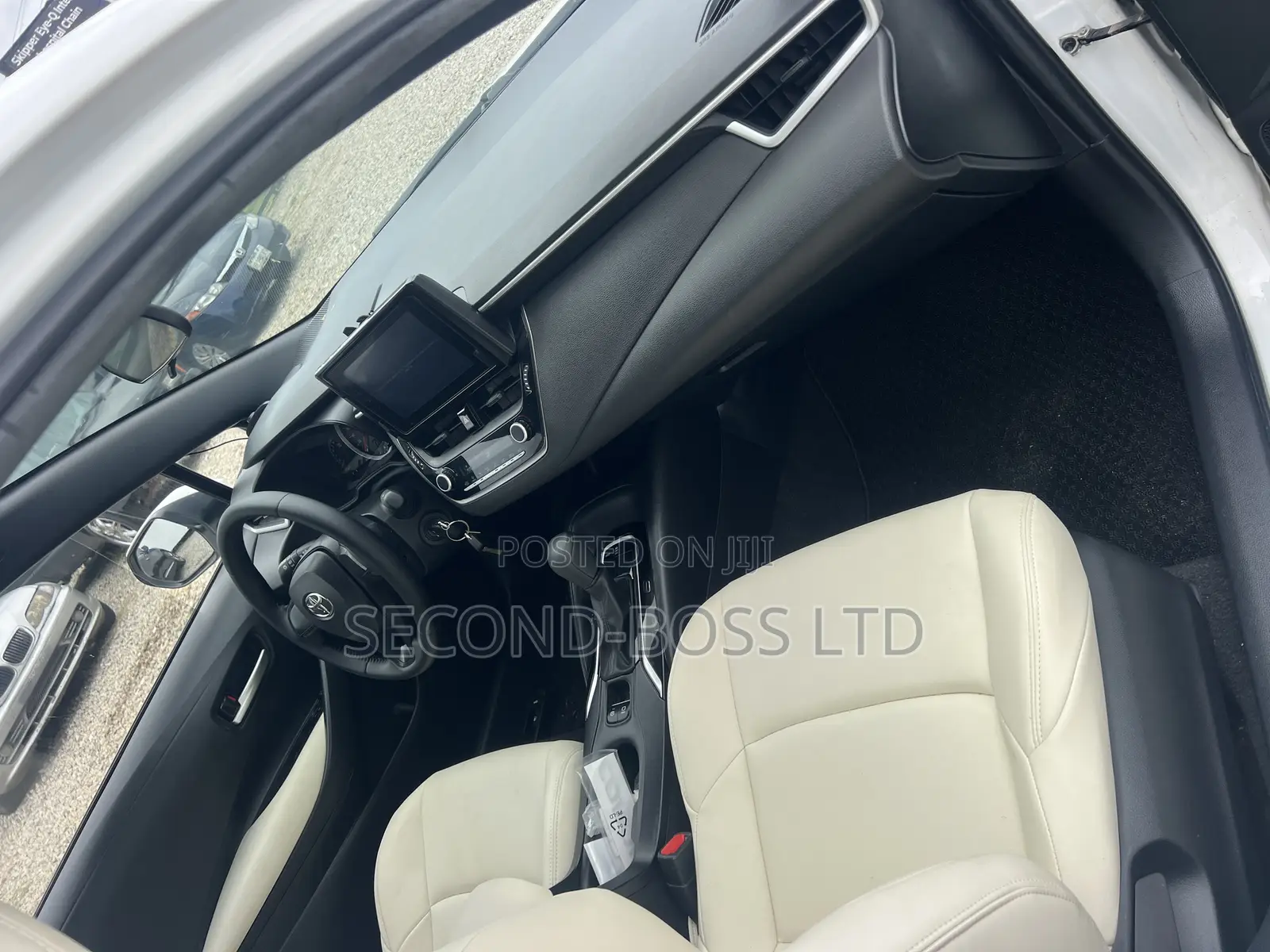 Toyota Corolla LE 2022 White