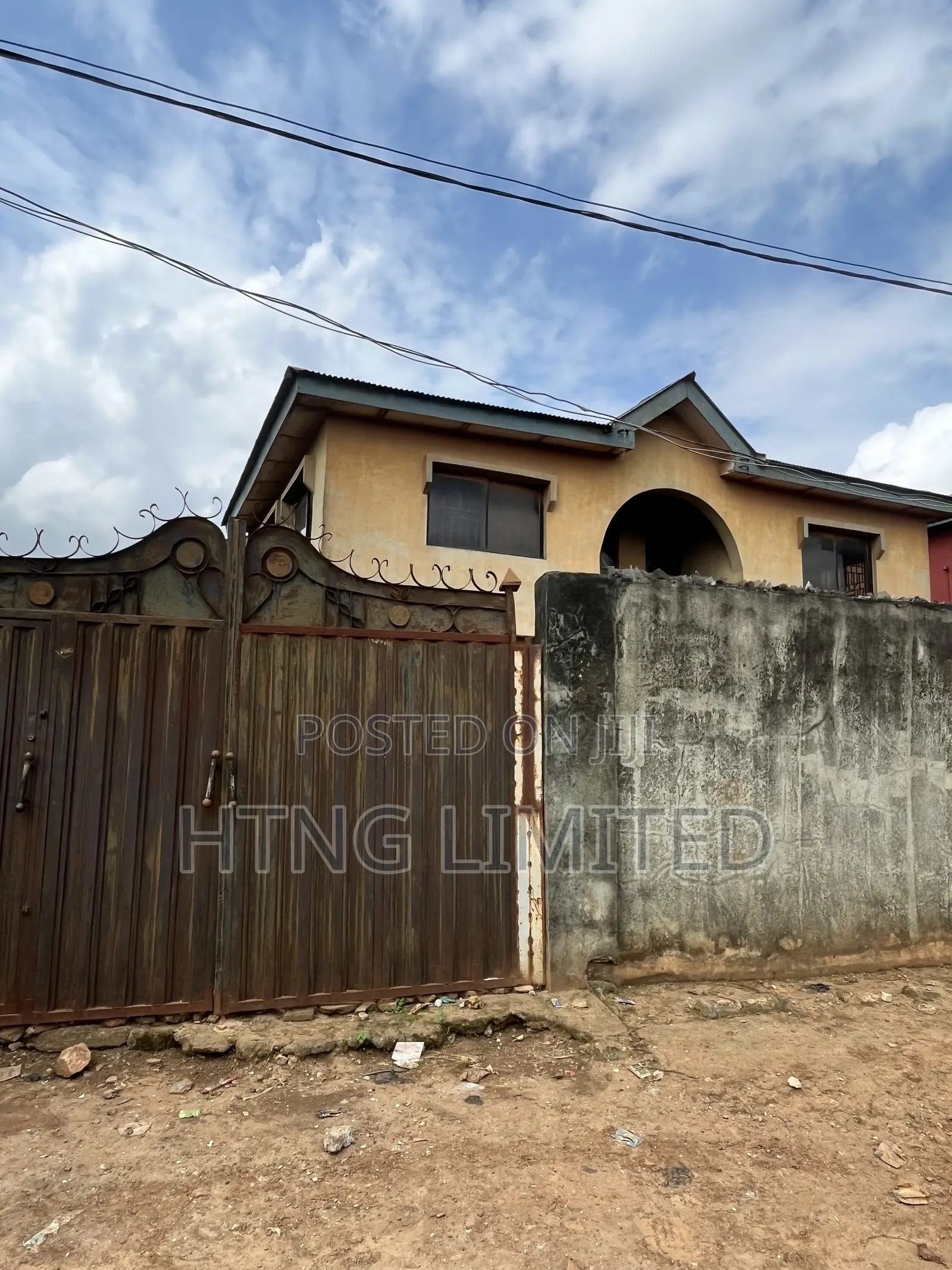 3bdrm Block of Flats in Igbogbo for sale