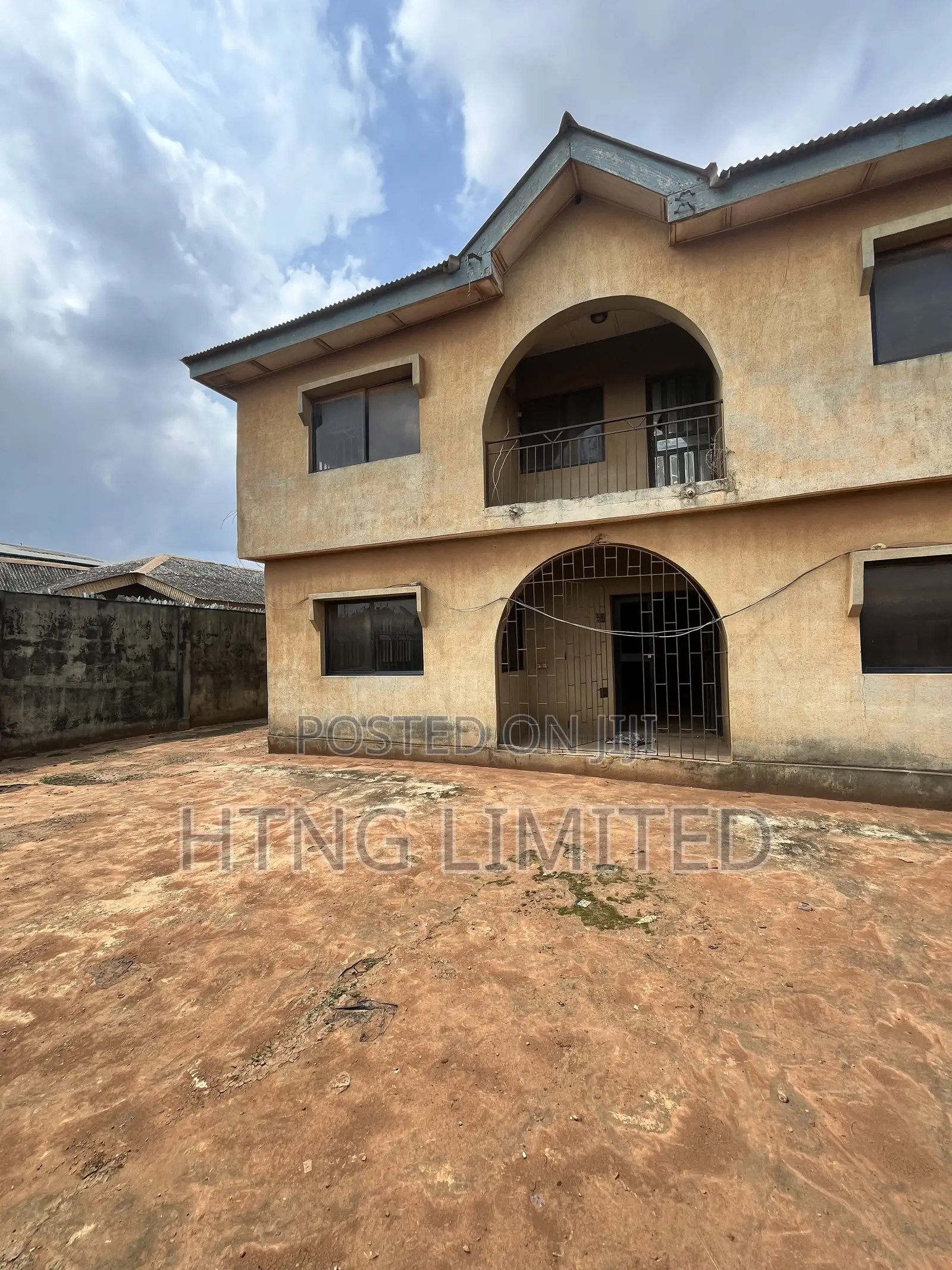 3bdrm Block of Flats in Igbogbo for sale