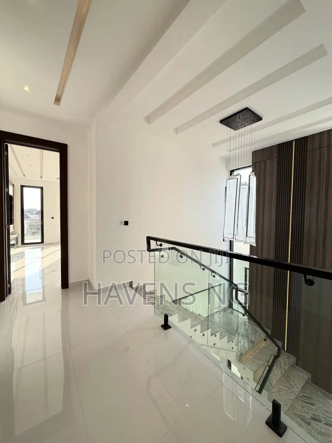 5bdrm Duplex in Ikota for sale