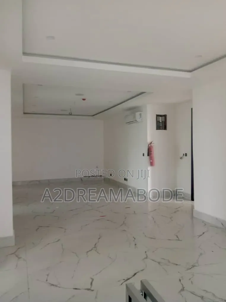 4bdrm Maisonette in By Banana Island for sale