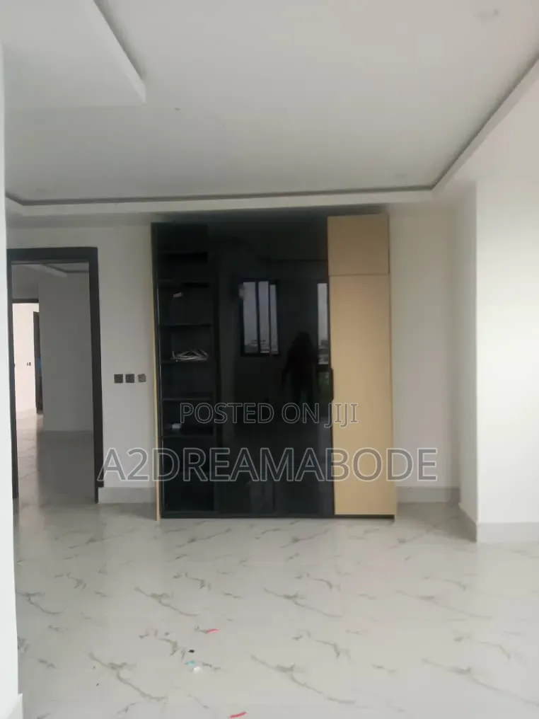 4bdrm Maisonette in By Banana Island for sale
