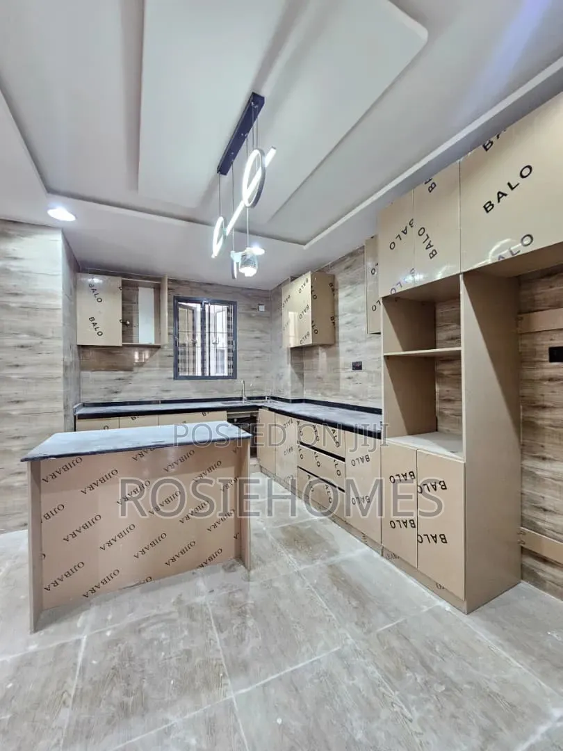 4bdrm Duplex in Lekki Phase 1 for rent