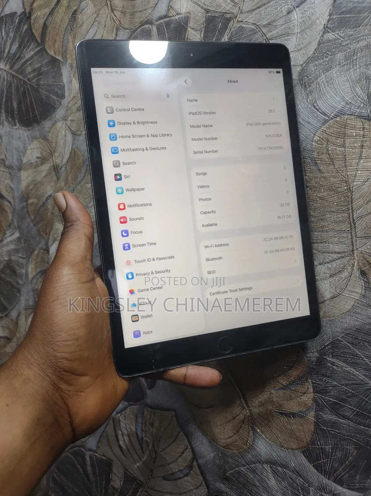 Apple iPad 10.2 (2020) 32 GB Gray