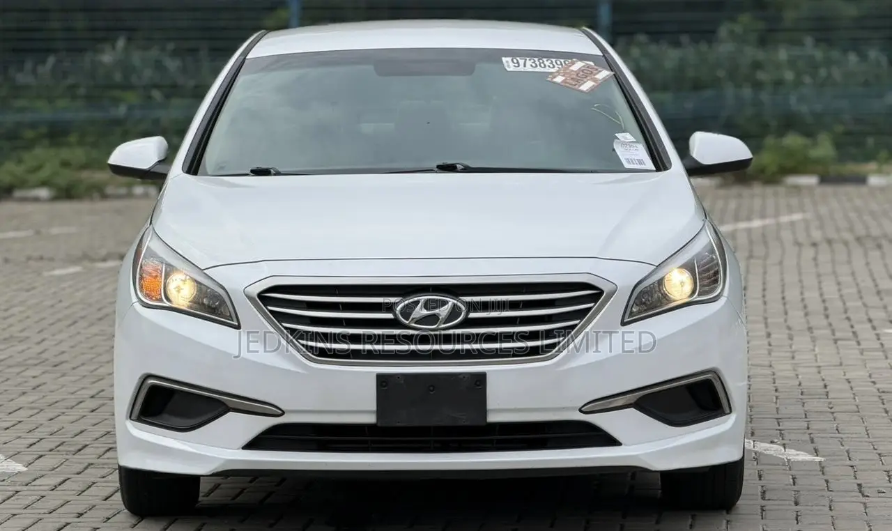Hyundai Sonata SE 2017 White
