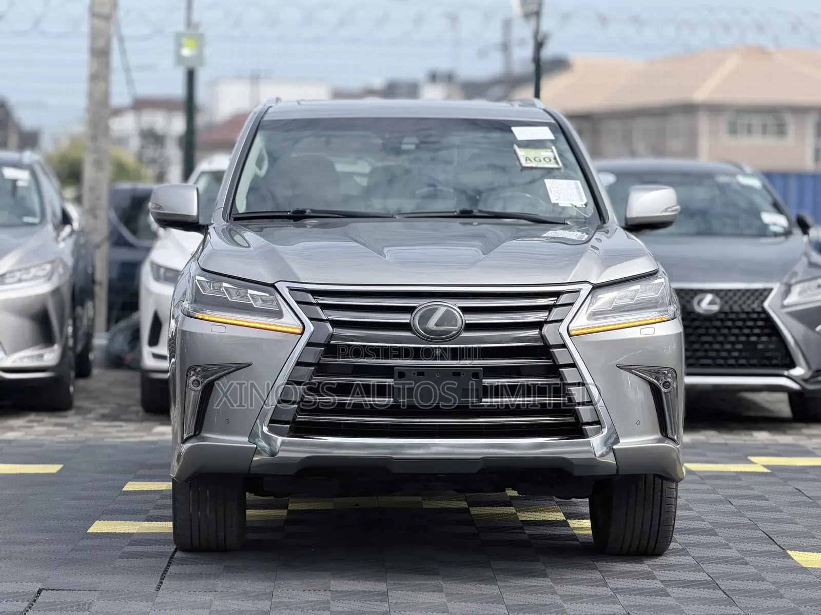 Lexus LX 570 AWD 2018 Gold