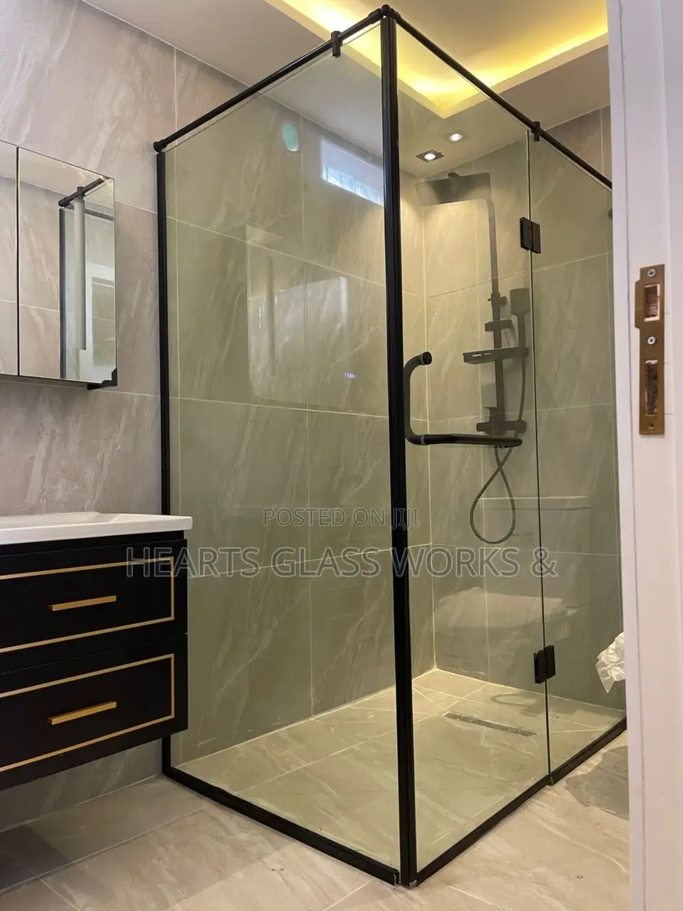 Custom Built Hinge Glass Shower Enclosure