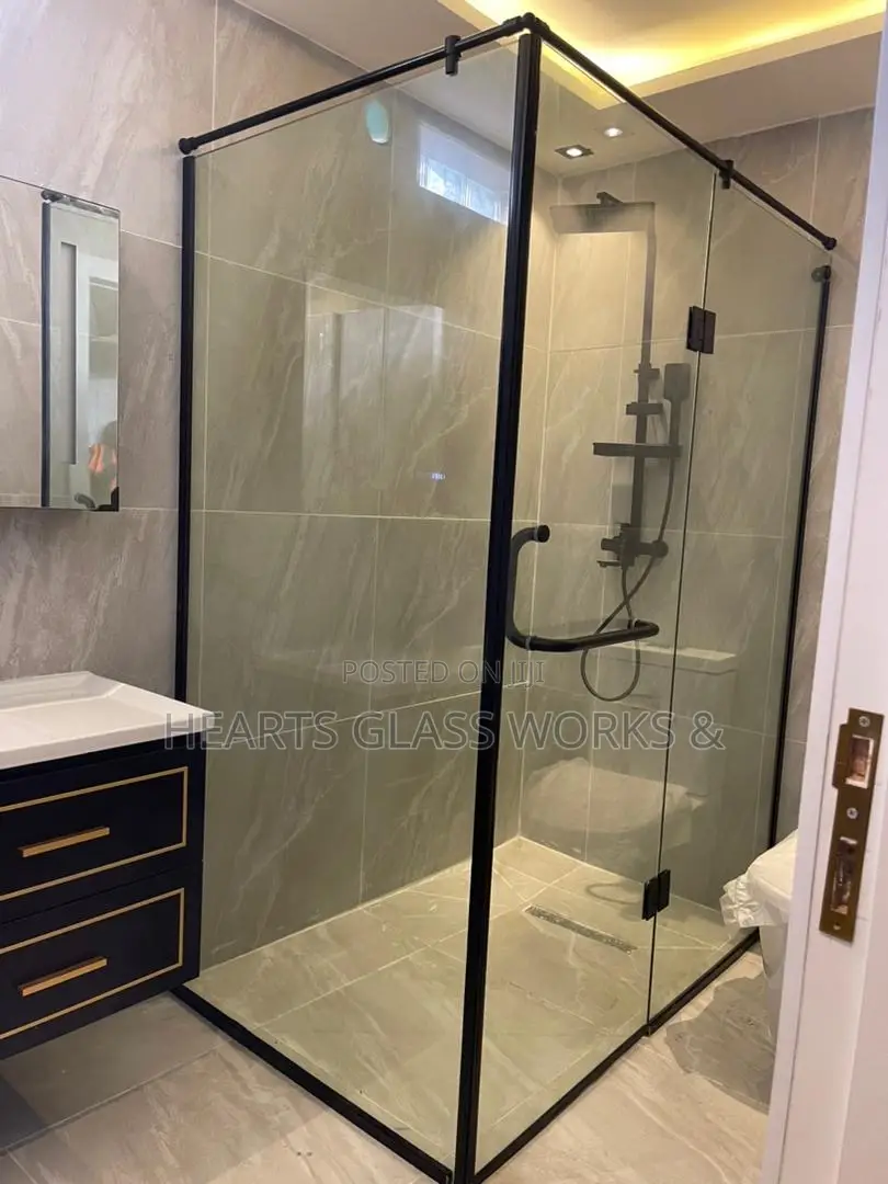 Custom Built Hinge Glass Shower Enclosure