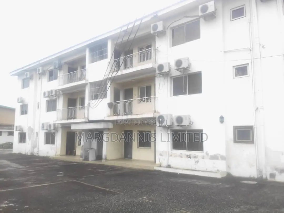 14bdrm Block of Flats in Ring Road for rent