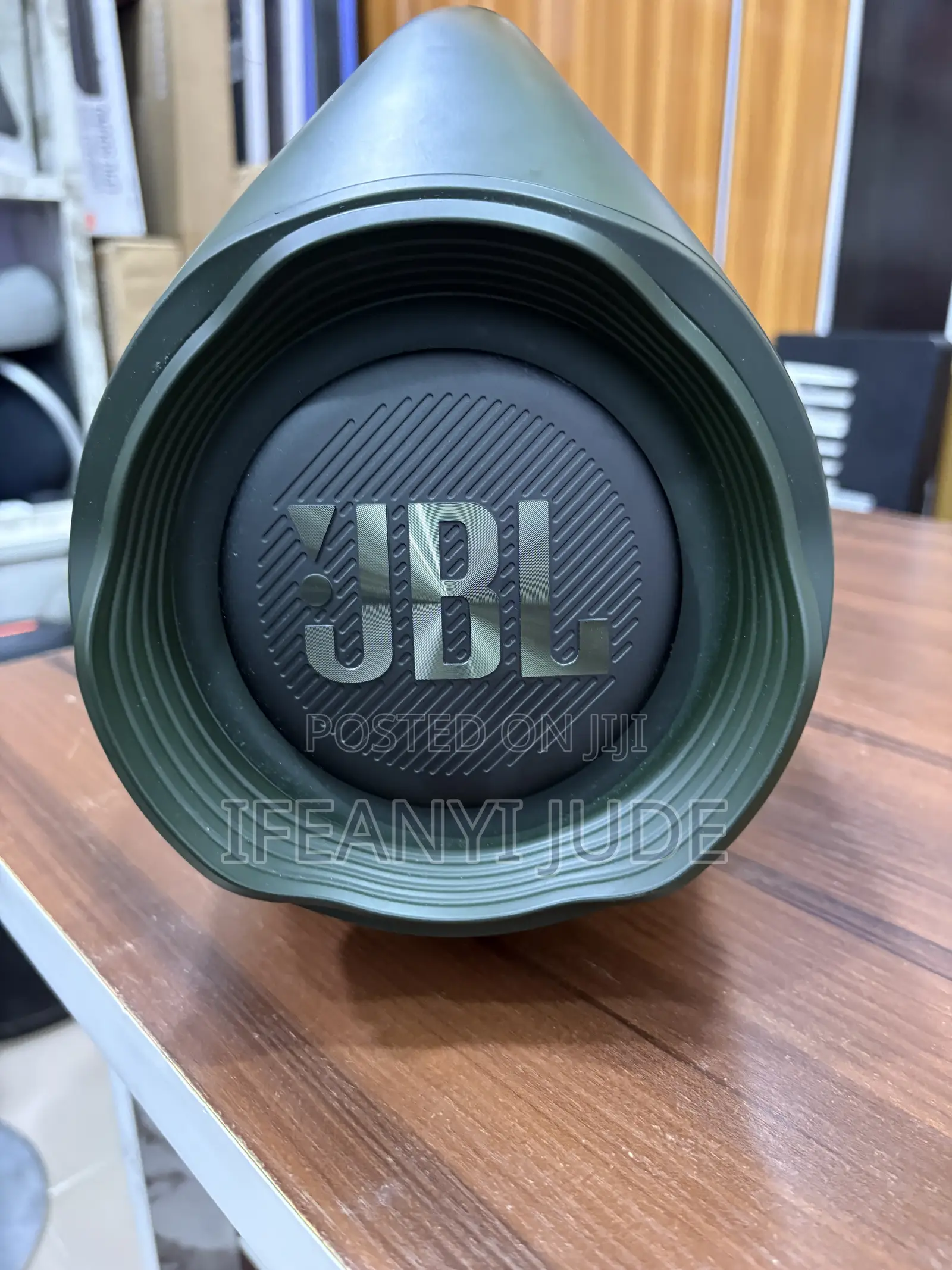 JBL Boombox 2