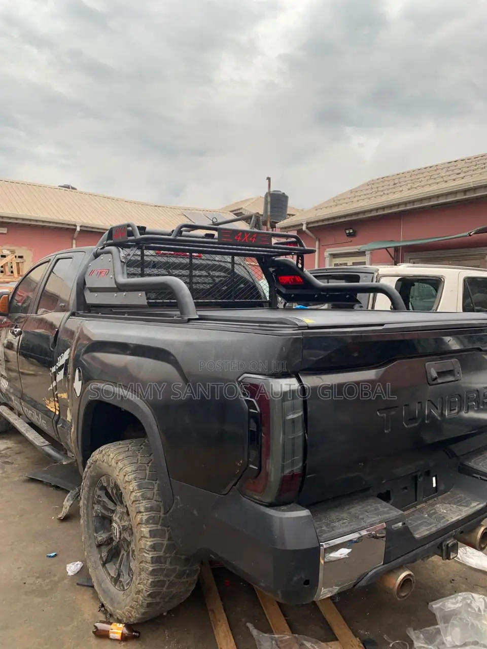 Toyota Tundra Automatic Sliding Booth Cover With Iron Rugged Bar