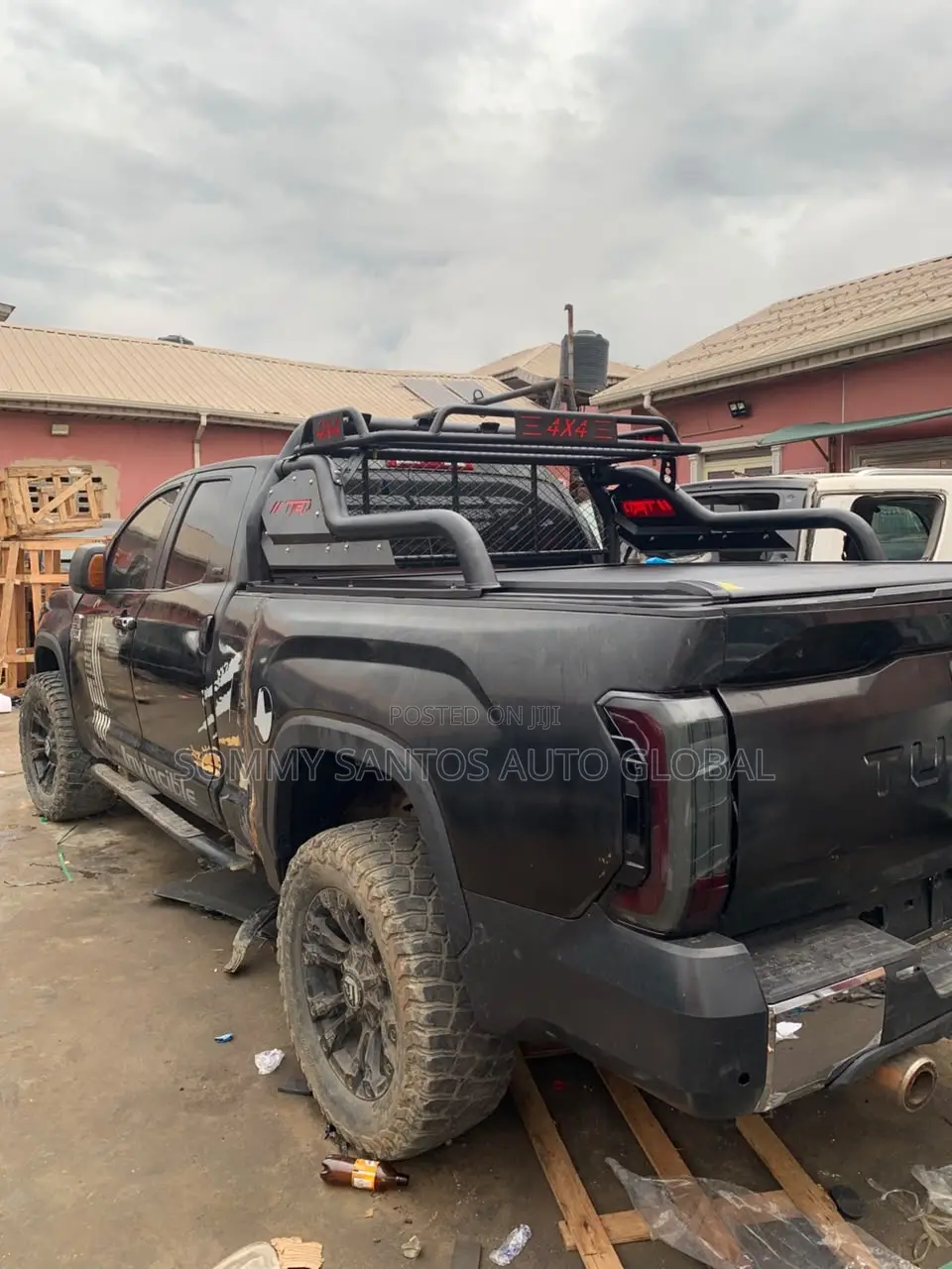 Toyota Tundra Automatic Sliding Booth Cover With Iron Rugged Bar