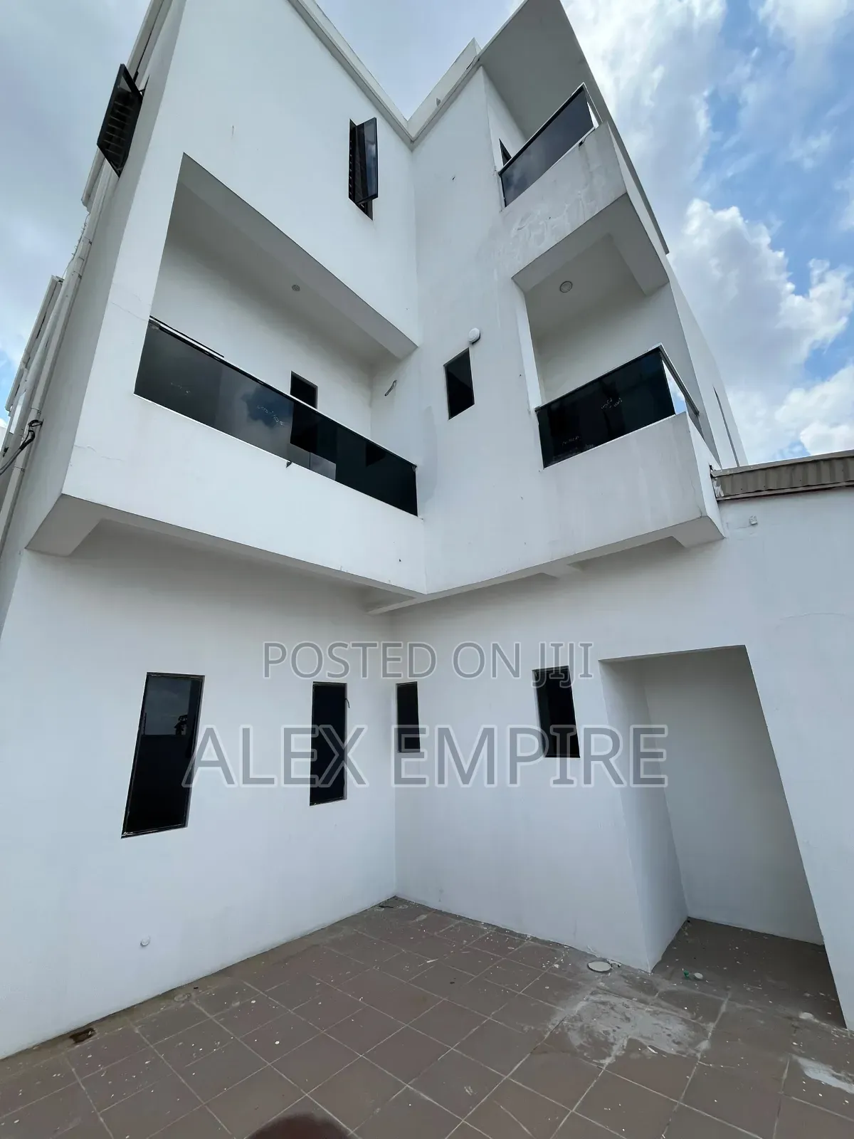 5bdrm Duplex in Festac for sale