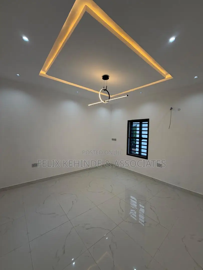 5bdrm Duplex in Blue Gate, Oluyole for sale