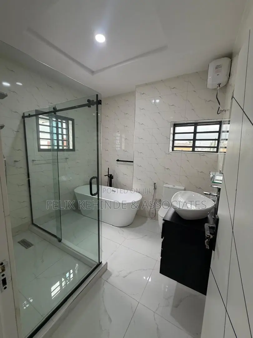 5bdrm Duplex in Blue Gate, Oluyole for sale