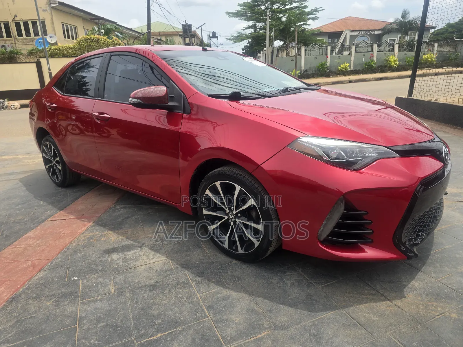 Toyota Corolla SE 4dr Sedan (1.8L 4cyl CVT) 2017 Red