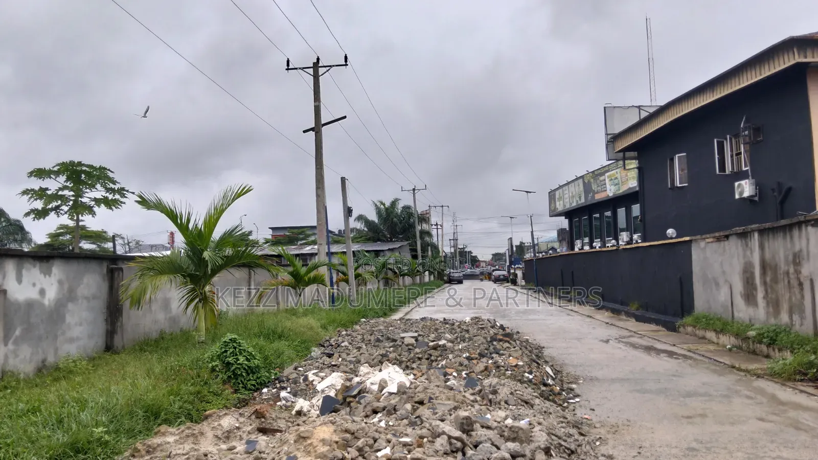 For Sale : 3 1⁄2 Plots 3 Poles Off Dr Peter Odili Major Road, Ph