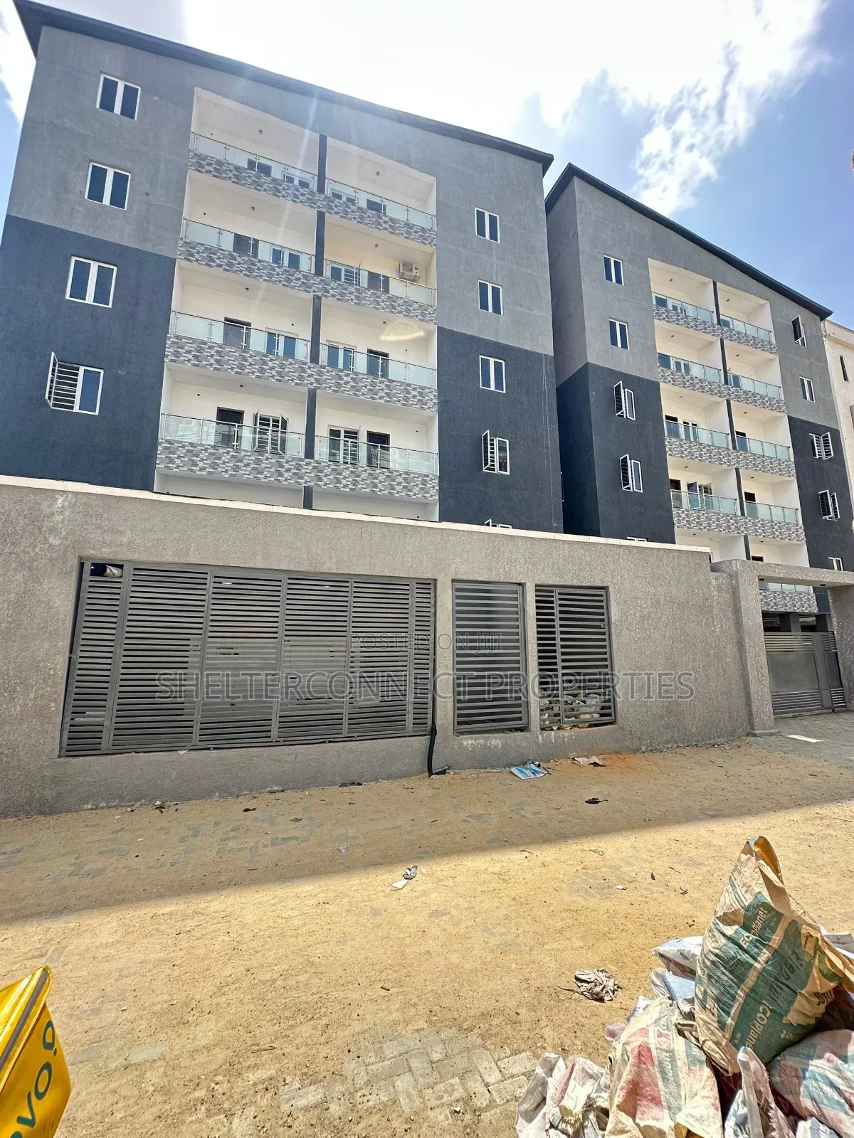 2bdrm Apartment in Lekki Phase 1 for rent