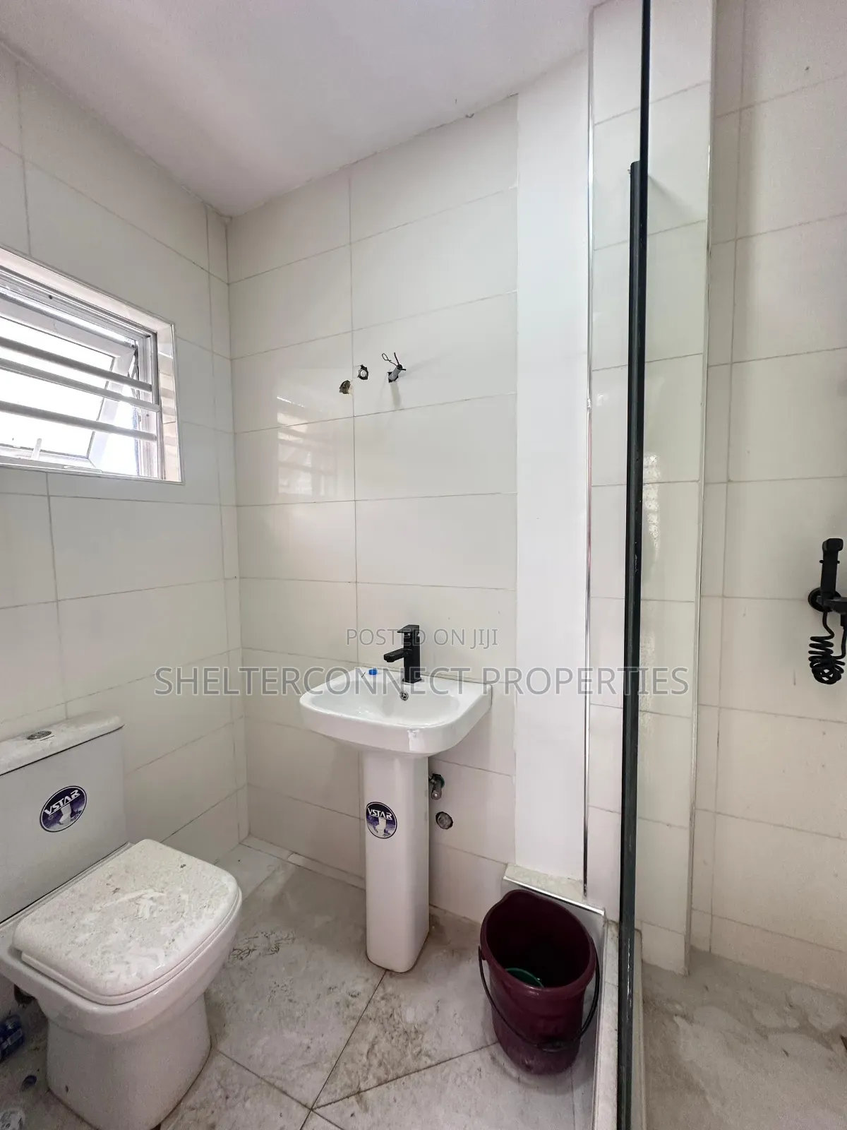 2bdrm Apartment in Lekki Phase 1 for rent