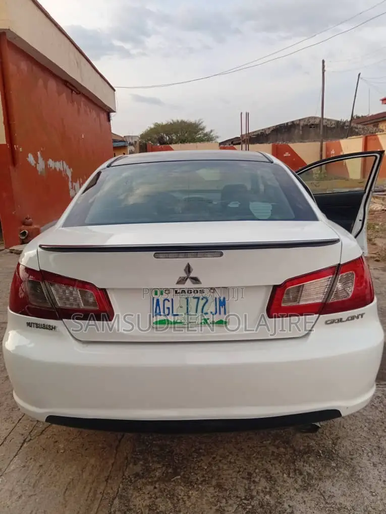 Mitsubishi Galant SE 2011 White
