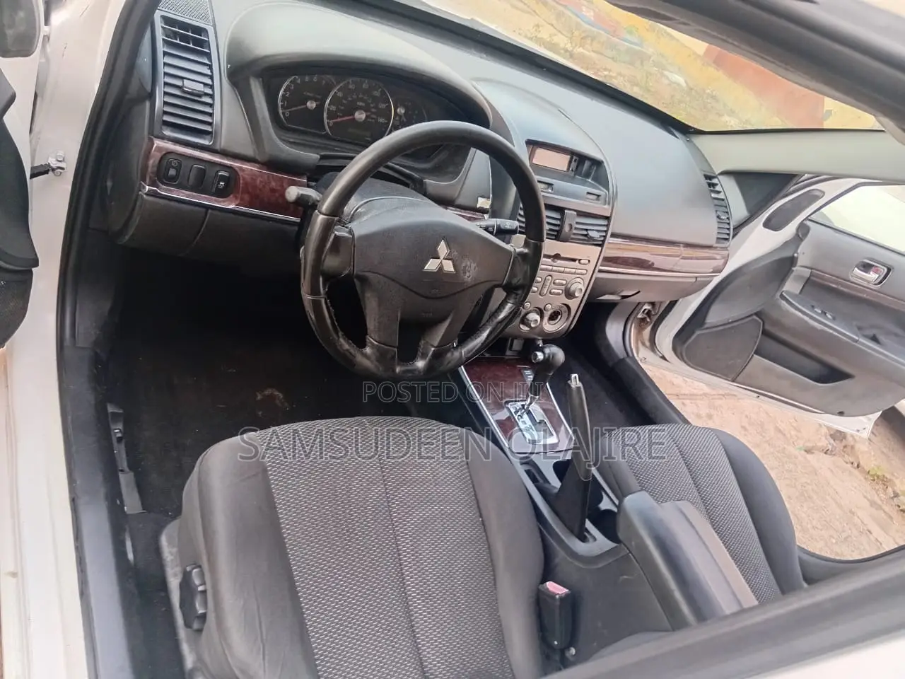Mitsubishi Galant SE 2011 White
