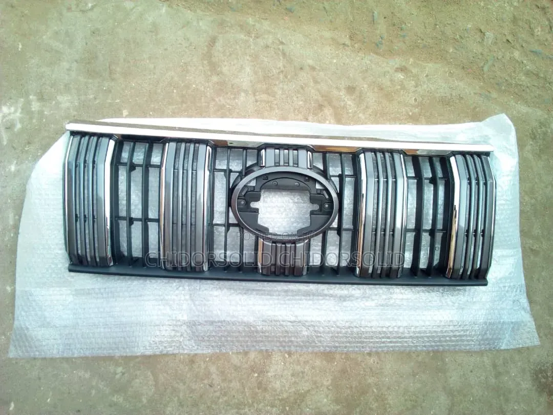 Landcruser Parado 2020 Front Grill