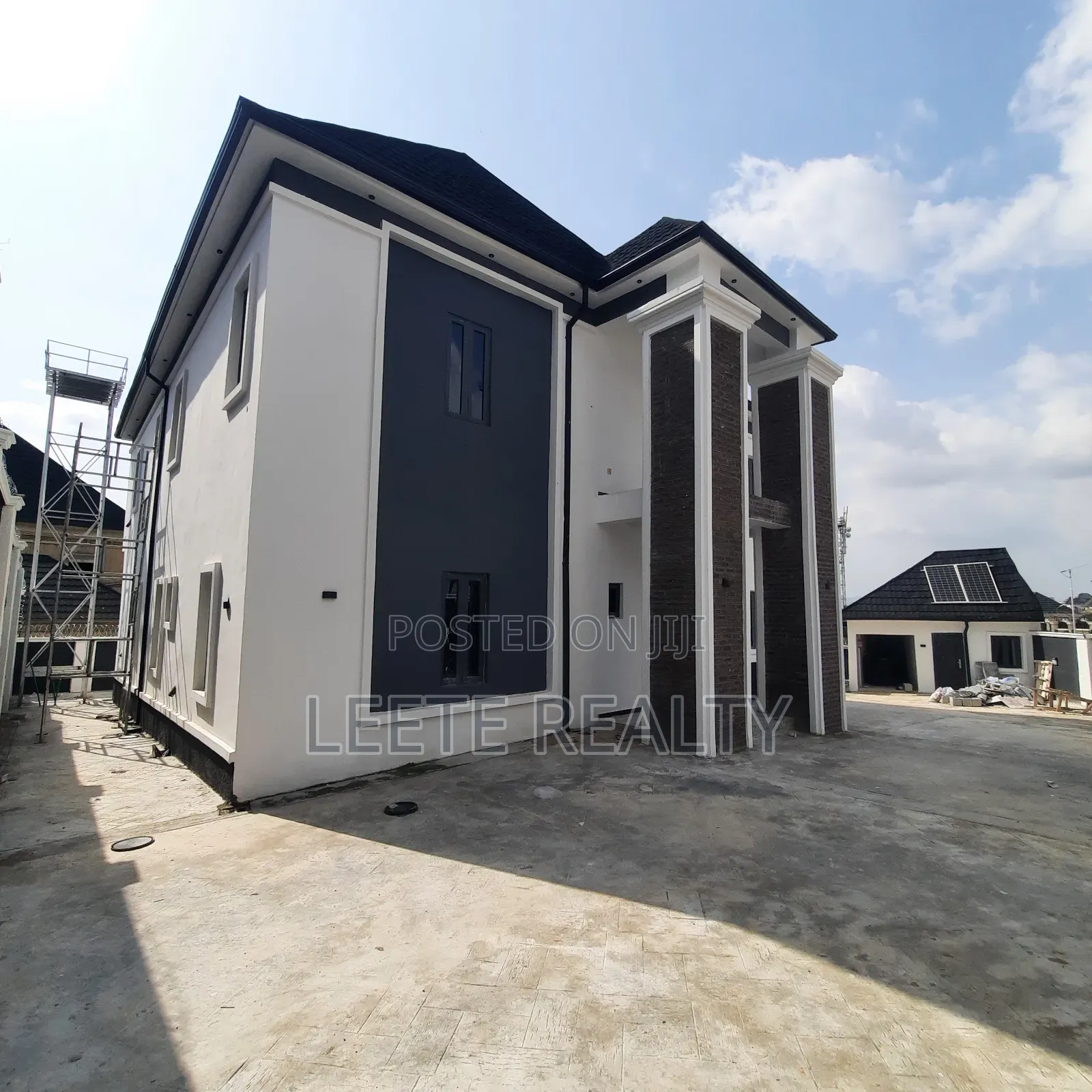 5bdrm Duplex in Galadimawa for sale